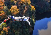 วิวสวยในมุมสูง สะพานแขวนริวจิน (Ryujin Suspension Bridge)