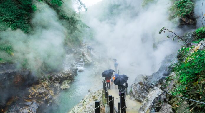 Oyasu Hot Springs Akita จุดชมใบไม้เปลี่ยนสีและบ่อน้ำพุร้อนอายุกว่าพันปี Oyasu Hot Springs Akita