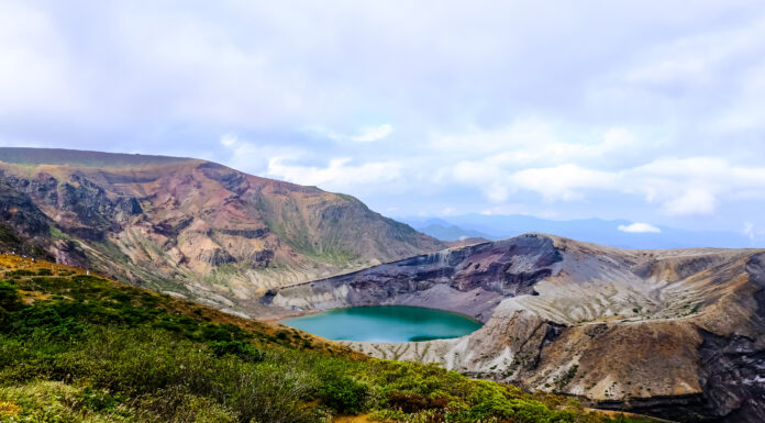 Okama ทะสาบปากปล่องภูเขาไฟโอคามะ