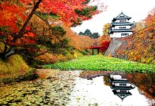 Hirosaki Castle ความสวยงามในฤดูใบไม้เปลี่ยนสี