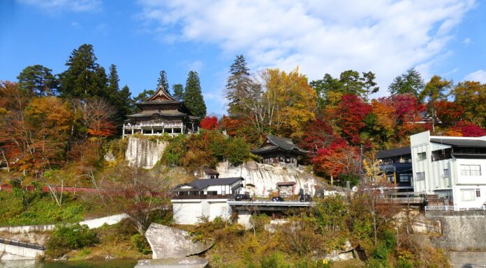 ใบไม้เปลี่ยนสีวัด Enzou-ji