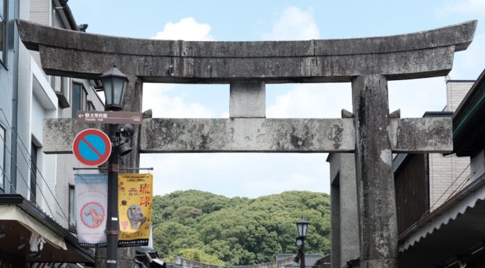 เที่ยวเมืองดาไซฟุ (Dazaifu) ไหว้ศาลเจ้า เดินเล่นถนนคนเดิน ชิมขนมท้องถิ่นอร่อยๆ เที่ยวง่ายใน 1 วัน