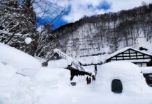 สัมผัสหิมะขาวโพลนที่หมู่บ้าน Nyuto Onsenkyo