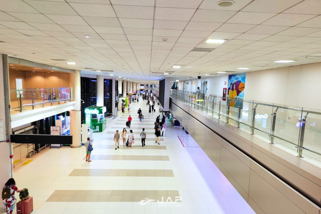 Don Mueang Airport walkway 3